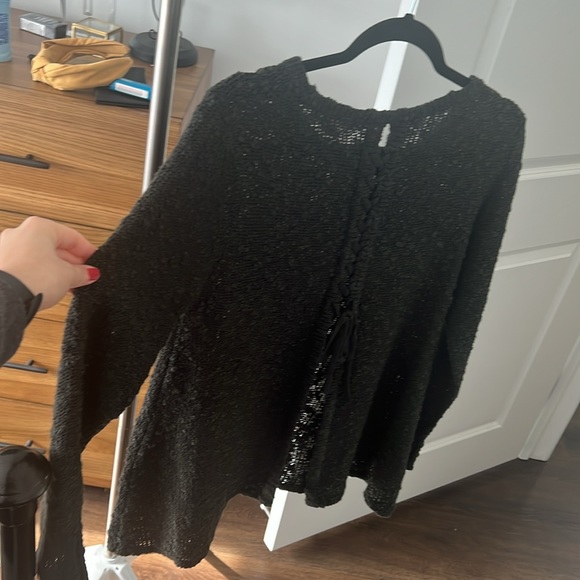 Detailed back sweater - Picture 6 of 6